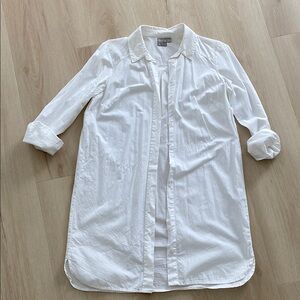Knee-length button down classic white shirt women’s US size 4
